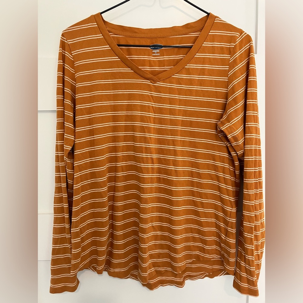 Old navy long sleeve shirt